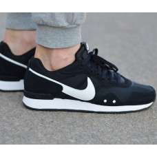 Кросівки спортивні Nike Venture Runner для бігу та на кожен день (CK2944-002)
