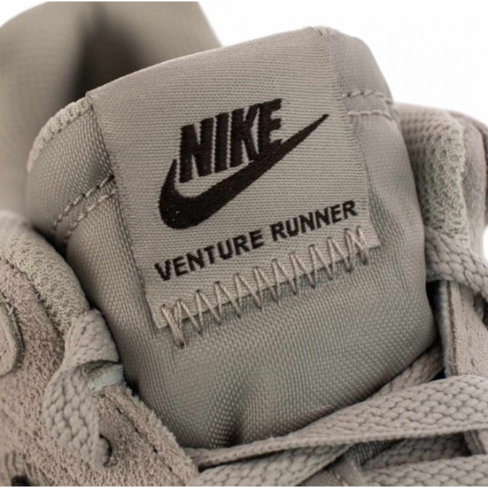 Кросівки спортивні Nike Venture Runner для бігу та на кожен день (CK2944-013)