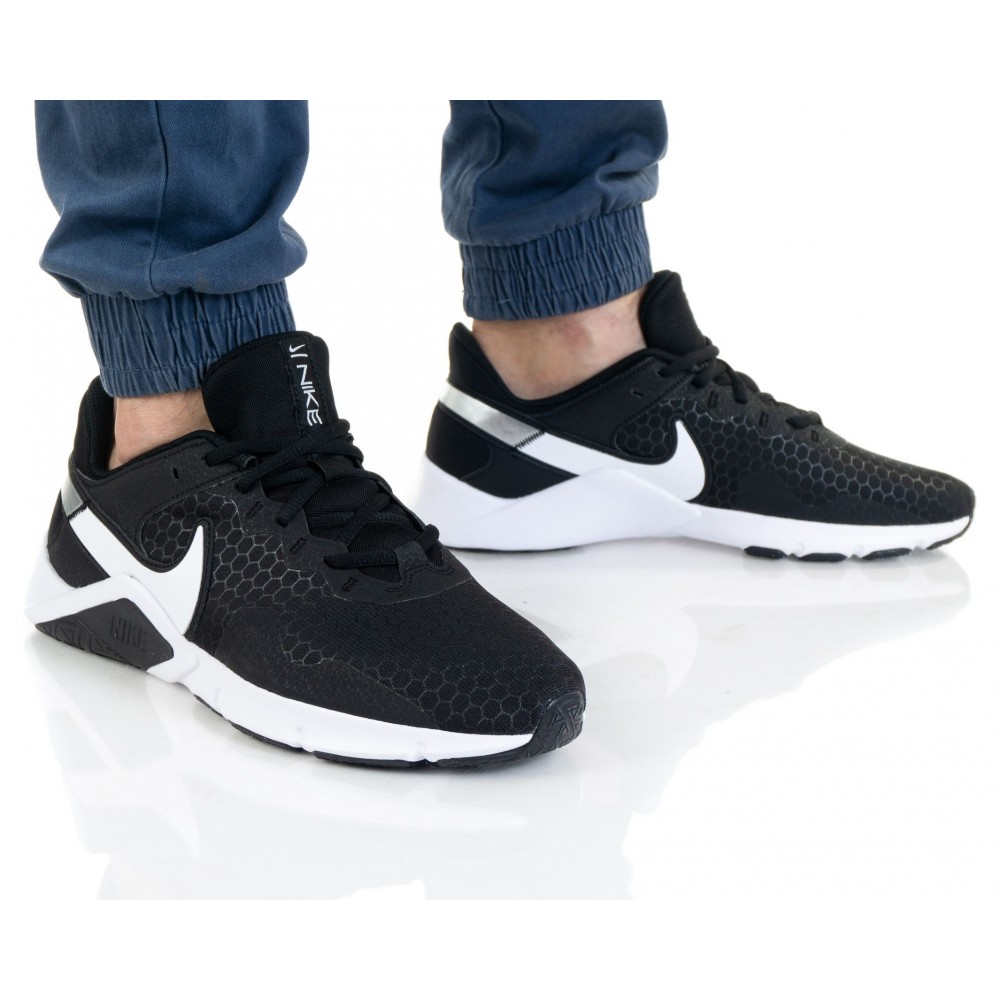 Кросівки спортивні Nike Legend Essential 2 для спорту та на кожен день (CQ9356-001)