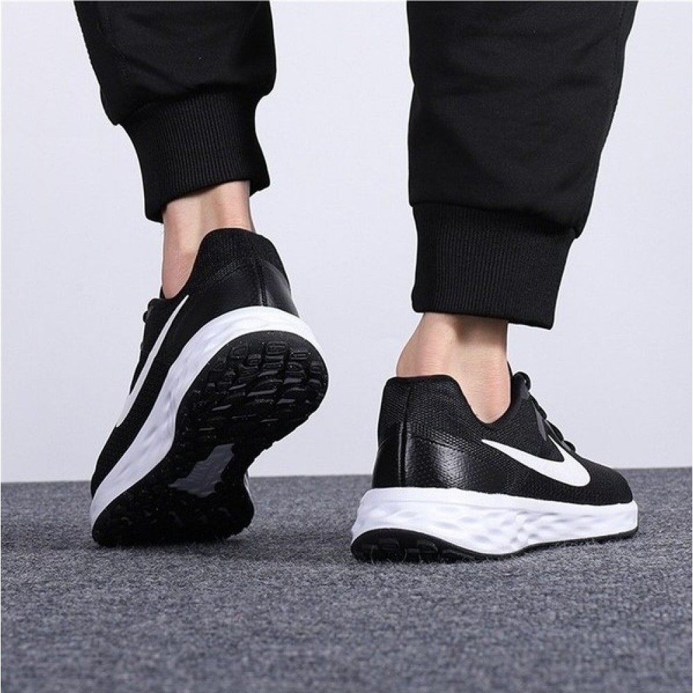 Кросівки спортивні Nike Revolution 6 Next Nature для спорту та на кожен день (DC3728-003)