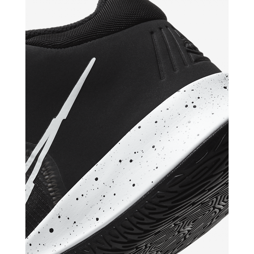 Кросівки баскетбольні Nike Kyrie Flytrap 4 (CT1972-001)