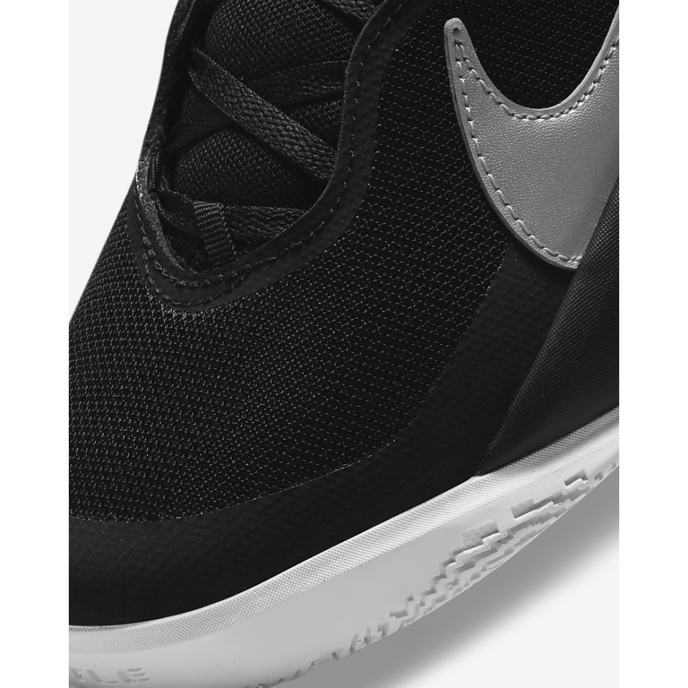 Дитячі баскетбольні кросівки Nike Team Hustle D 10 (CW6735-004)