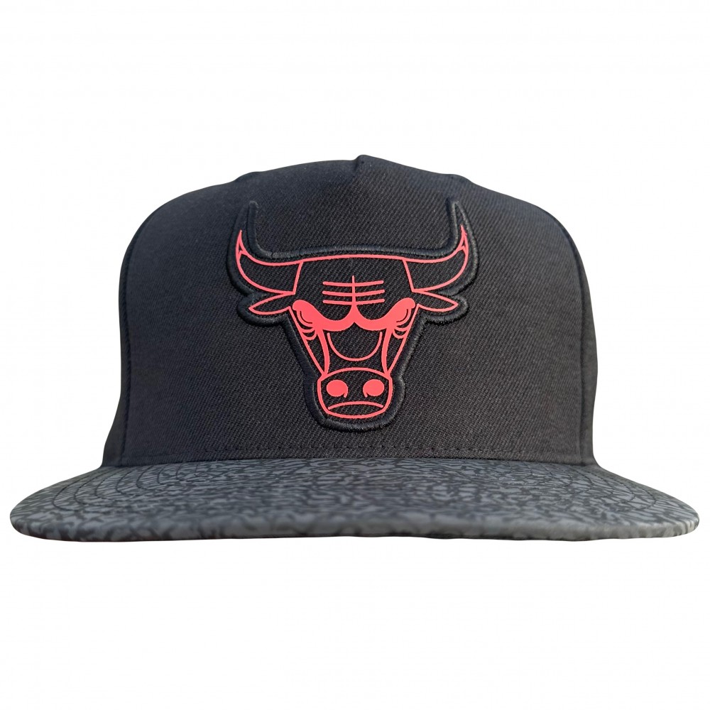 Кепка-снепбек Mitchell & Ness NBA Chicago Bulls Snapback (MN-NBA-FA068-CHIBUL-BLK)