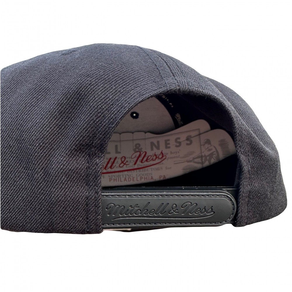 Кепка-снепбек Mitchell & Ness NBA Chicago Bulls Snapback (MN-NBA-FA068-CHIBUL-BLK)