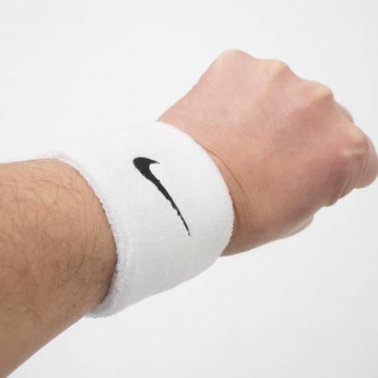 Напульсники Nike Swoosh Wristbands 2 шт. (1 пара) для спорту, ігор, тренувань білі (N.NN.04.101.OS) 