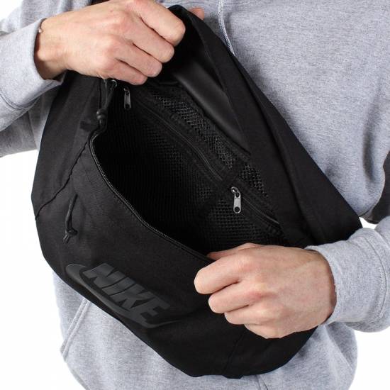 Сумка на пояс-через плечо Nike Tech Hip Pack для зберігання дрібних предметів (BA5751-010)