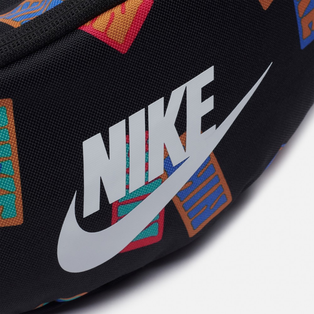 Сумка-бананка на пояс Nike Heritage Waistpack для зберігання дрібних предметів (DM2162-010)