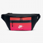 Сумка на пояс через плече Nike Premium Hip Pack 8 л для зберігання дрібних предметів (FV8133-010) Сумка на пояс через плече Nike Premium Hip Pack 8 л для зберігання дрібних предметів (FV8133-010)