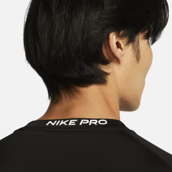 Футболка компресійна Nike Pro Men's Dri-FIT Tight Long-Sleeve Fitness Top (FB7919-010)