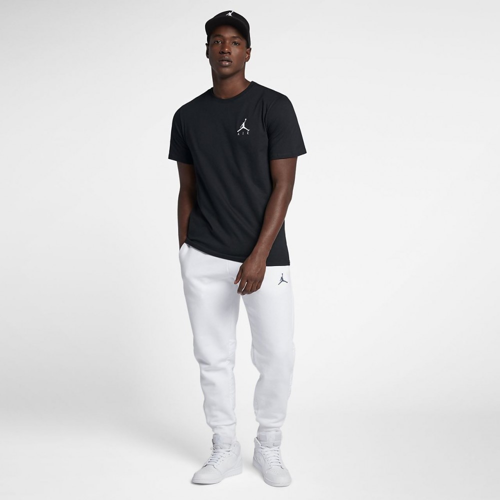 Футболка чоловіча Jordan Jumpman Air Embrd Tee Men's (AH5296-010)