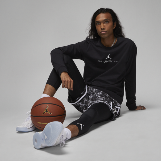 Футболка баскетбольна з довгими рукавами Jordan Dri-FIT Sport Men's Graphic Long-Sleeve T-Shirt (DV8446-010)