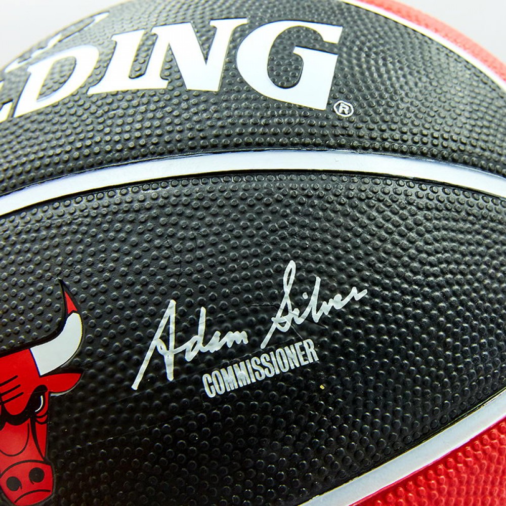 М'яч баскетбольний Spalding NBA Chicago Bulls Outdoor розмір 7 гумовий (83503Z)