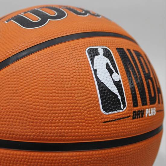 М'яч баскетбольний Wilson NBA DRV Plus розмір 5, 6, 7 гумовий для гри на вулиці-залі (WTB9200XB07)